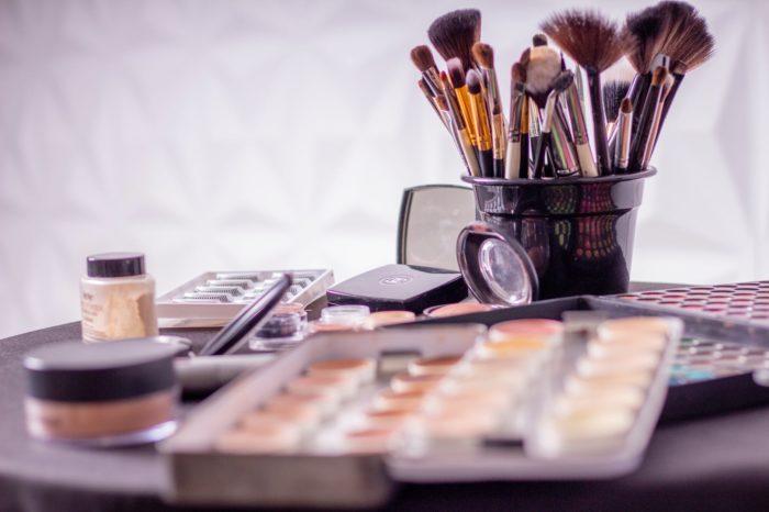Cómo guardar y proteger maquillaje y accesorios