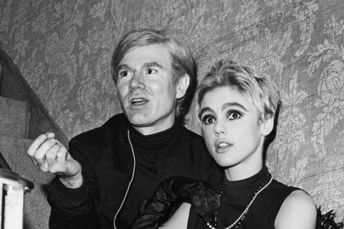 #MujeresconHistoria Edie Sedgwick, de musa de Warhol a icono de belleza