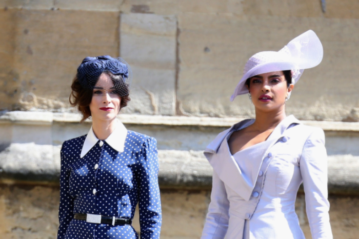 ¿Puedo llevar sombrero a una comunión?