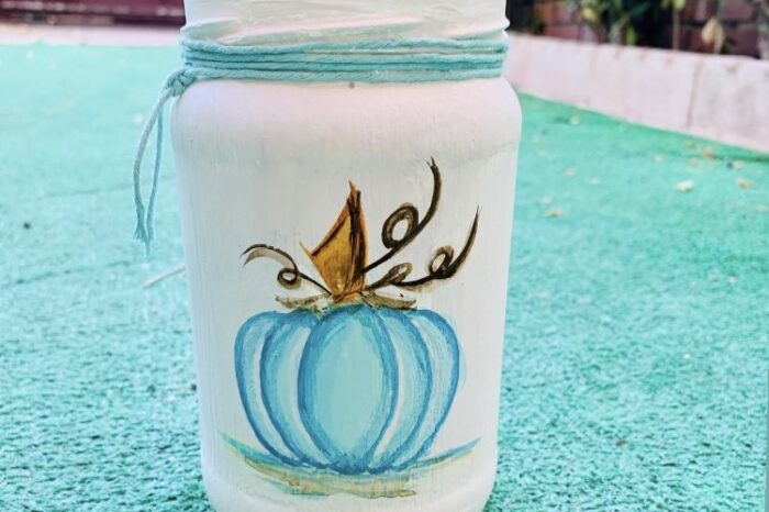 #Entrevista "En otoño, mi estación favorita, siempre ha habido marrones, rojos y amarillos. Pero en esta ocasión este otoño-invierno viene lleno de colores : azules, rojos, naranjas…y los que más se van a ver son en rosa y el verde.",  Azul Calabaza