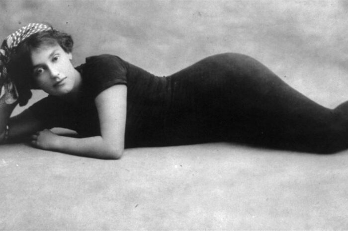 #MujeresconHistoria Annette Kellerman: la mujer que revolucionó el baño y el deporte femenino
