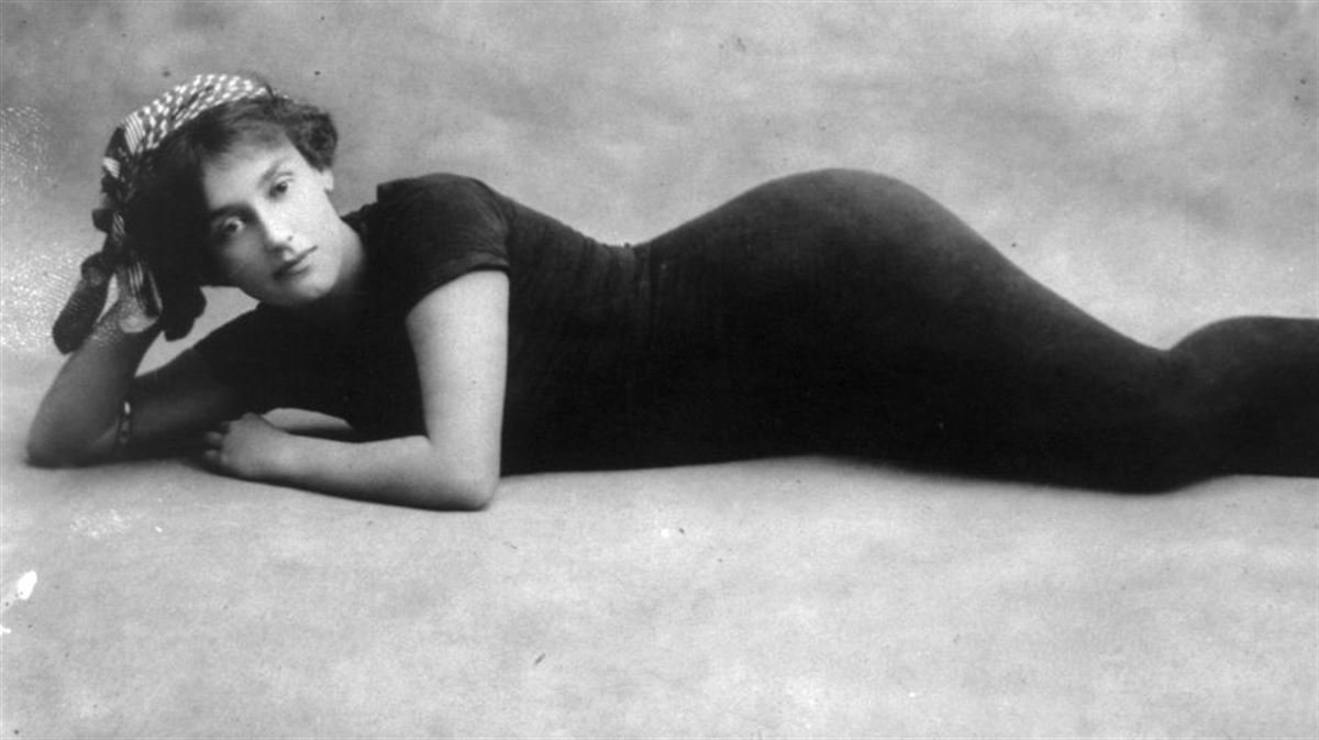 #MujeresconHistoria Annette Kellerman: la mujer que revolucionó el baño y el deporte femenino