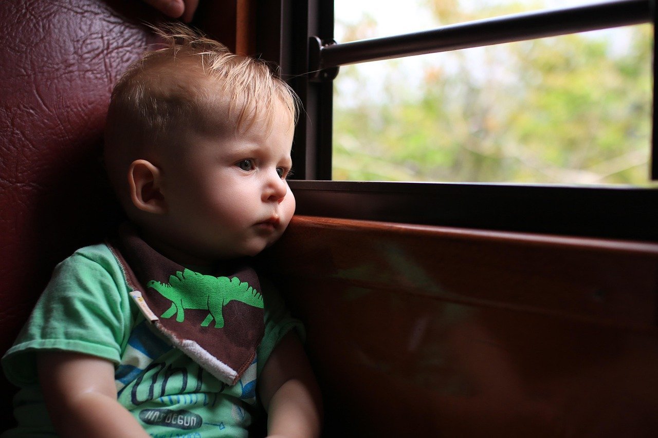 Cómo sobrevivir a los viajes largos con niños: claves prácticas para un trayecto sin dramas